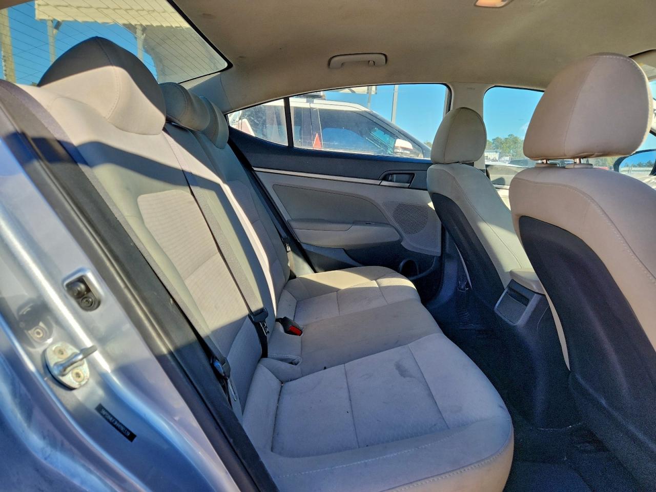 2017 HYUNDAI ELANTRA SE photo 10