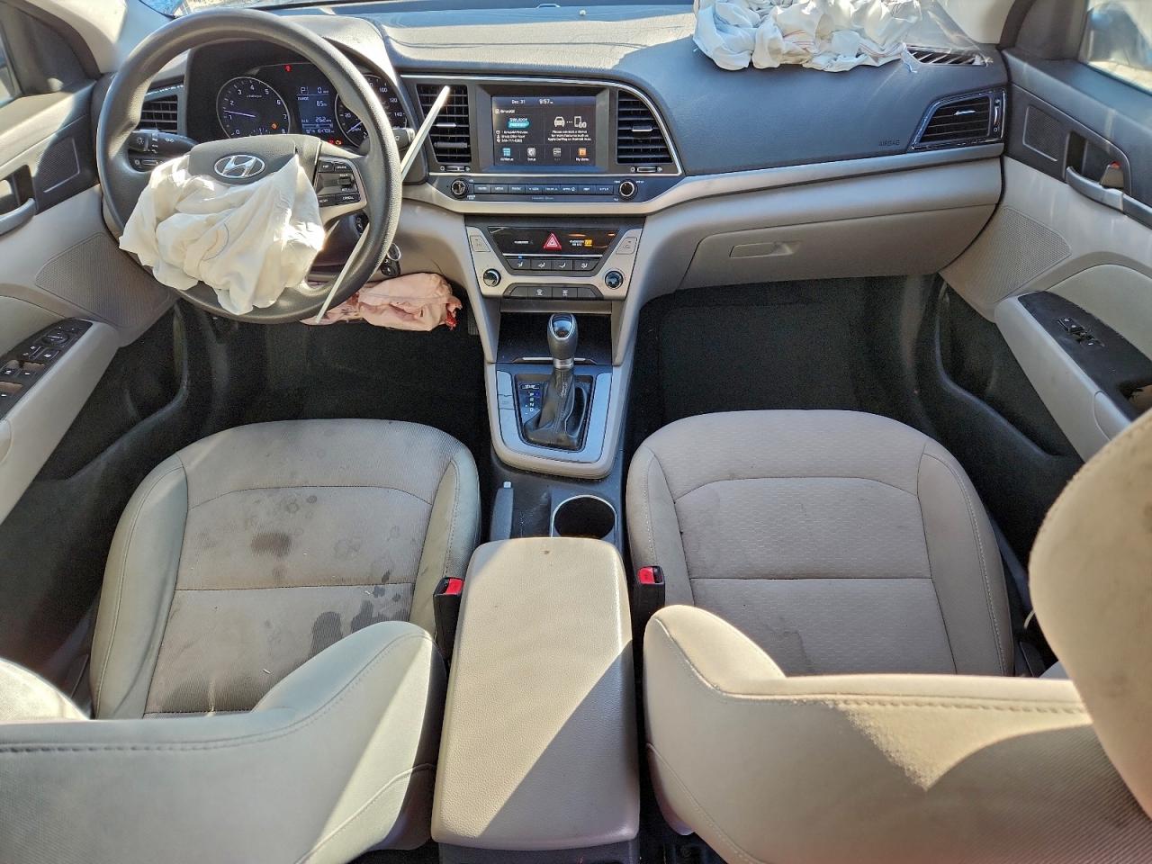 2017 HYUNDAI ELANTRA SE photo 8