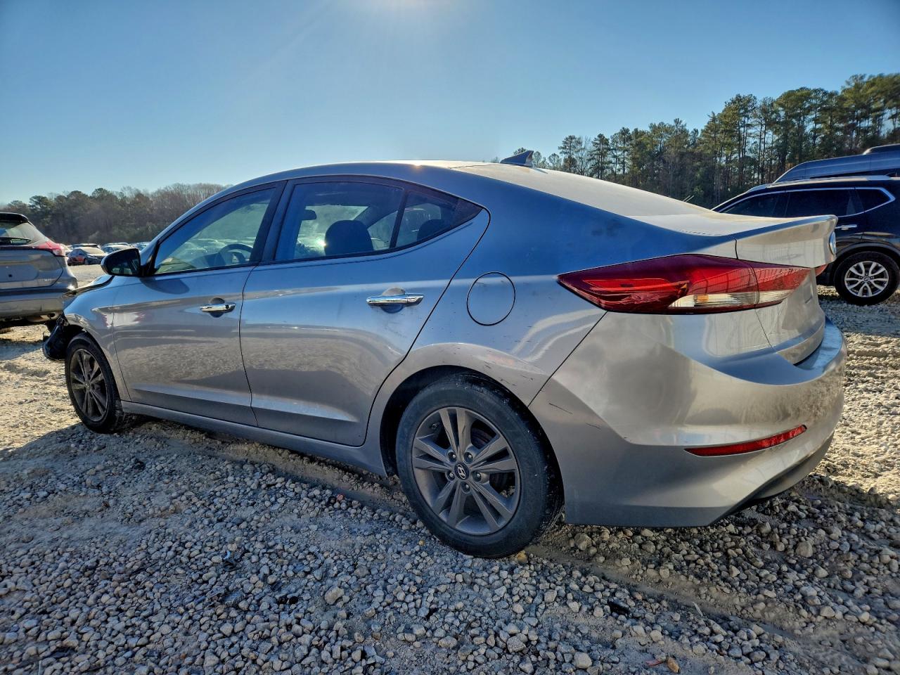 2017 HYUNDAI ELANTRA SE photo 2