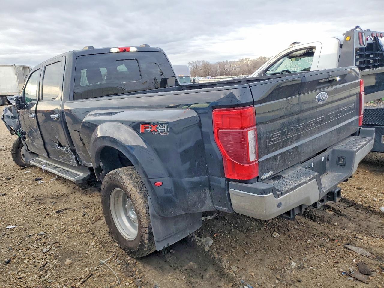 2022 FORD F350 SUPER DUTY photo 2