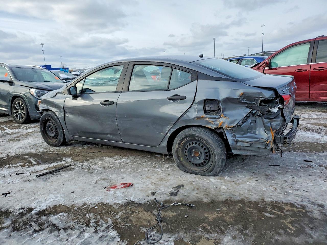 2021 NISSAN VERSA S photo 2