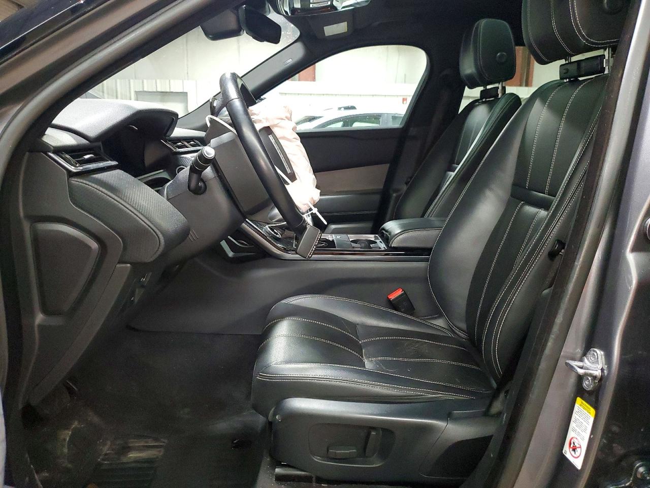 2019 LAND ROVER RANGE ROVER VELAR S photo 25
