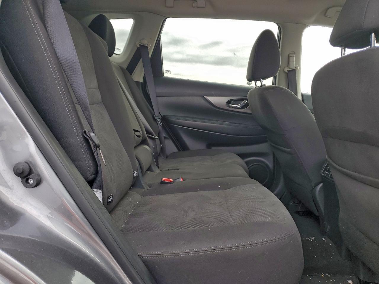 2016 NISSAN ROGUE S photo 11