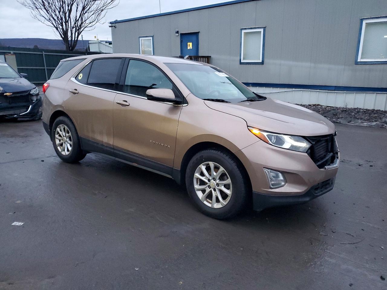 2019 CHEVROLET EQUINOX LT photo 4