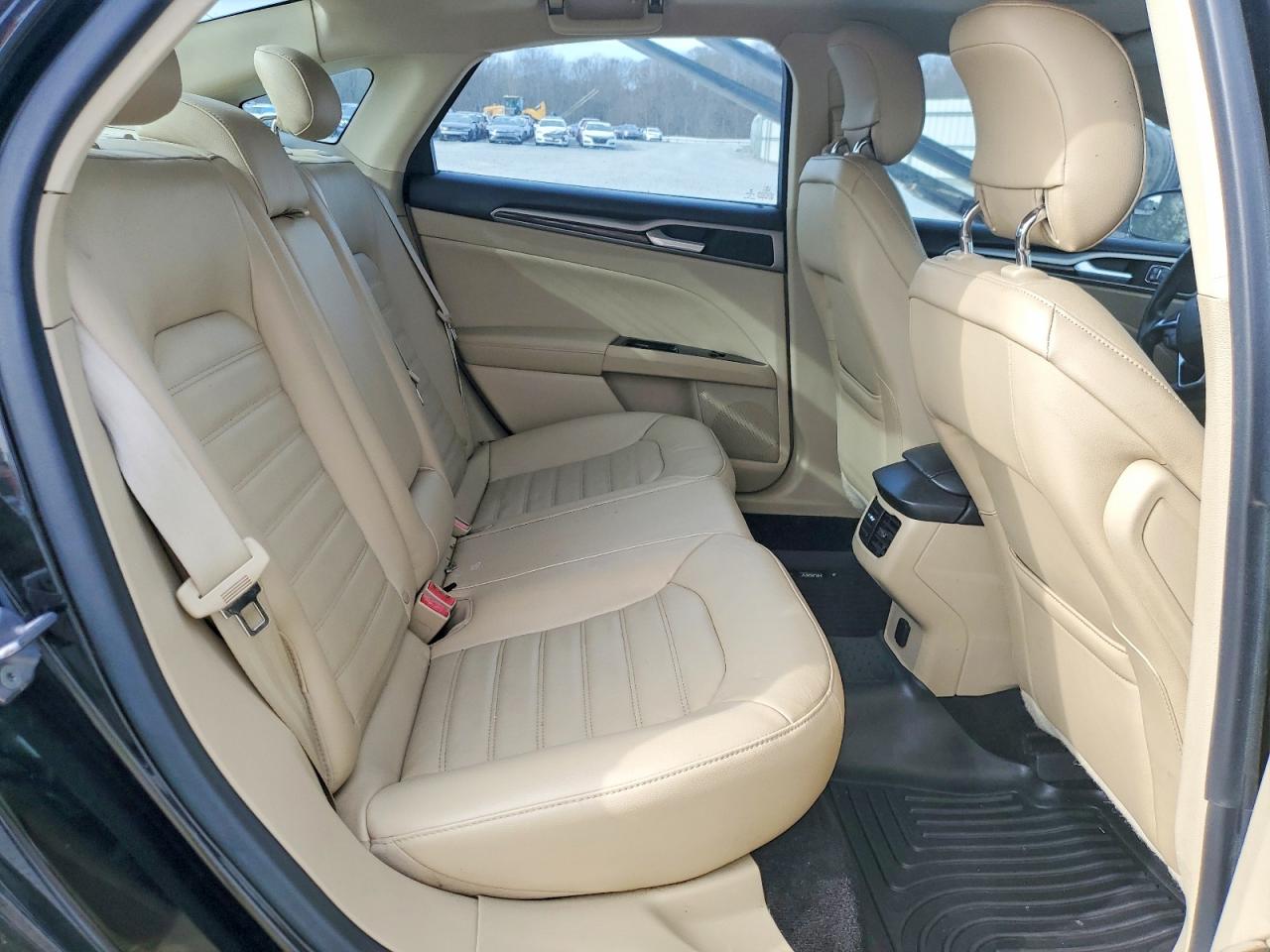 2013 FORD FUSION SE photo 19
