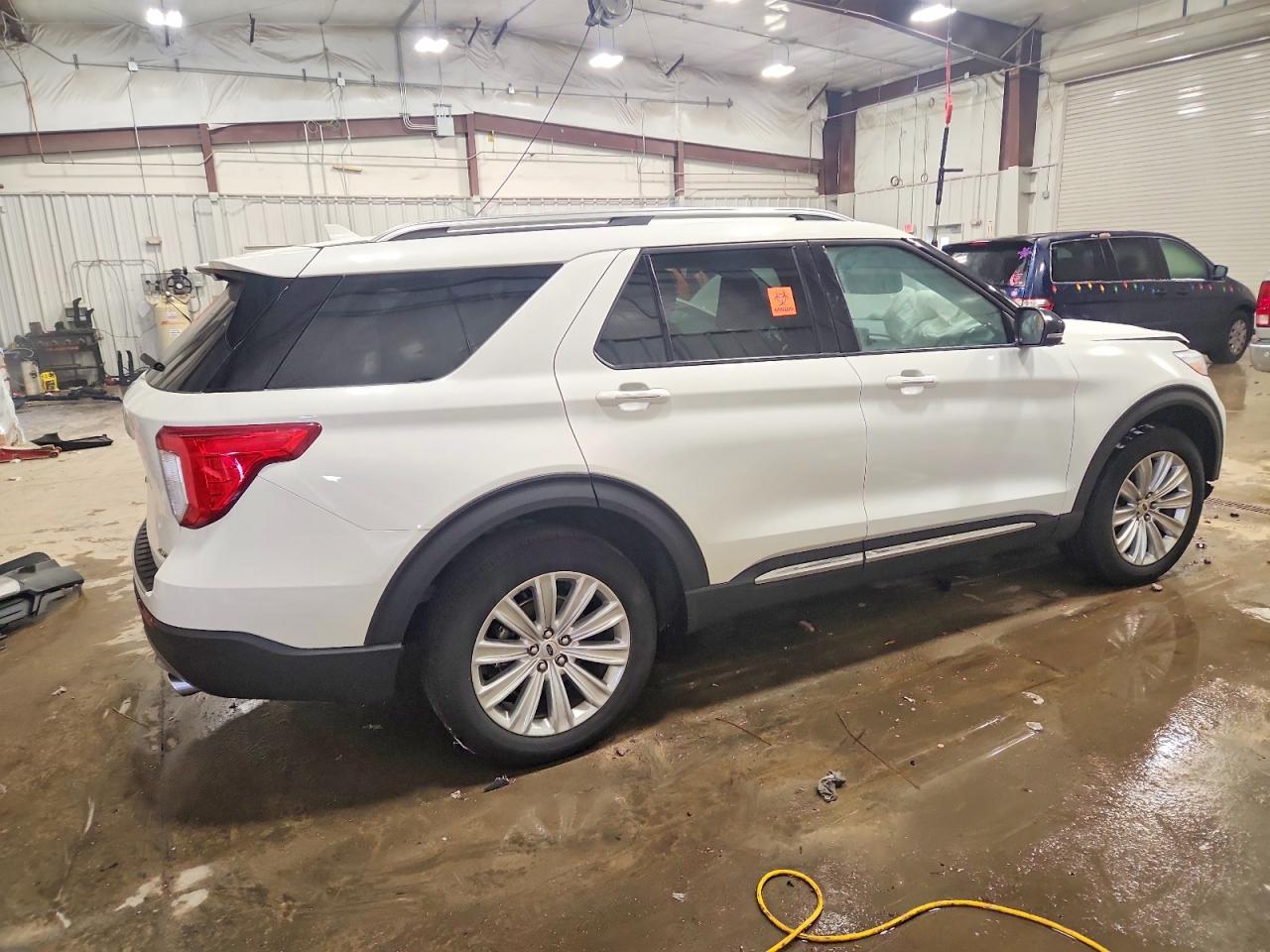 2023 FORD EXPLORER LIMITED photo 3