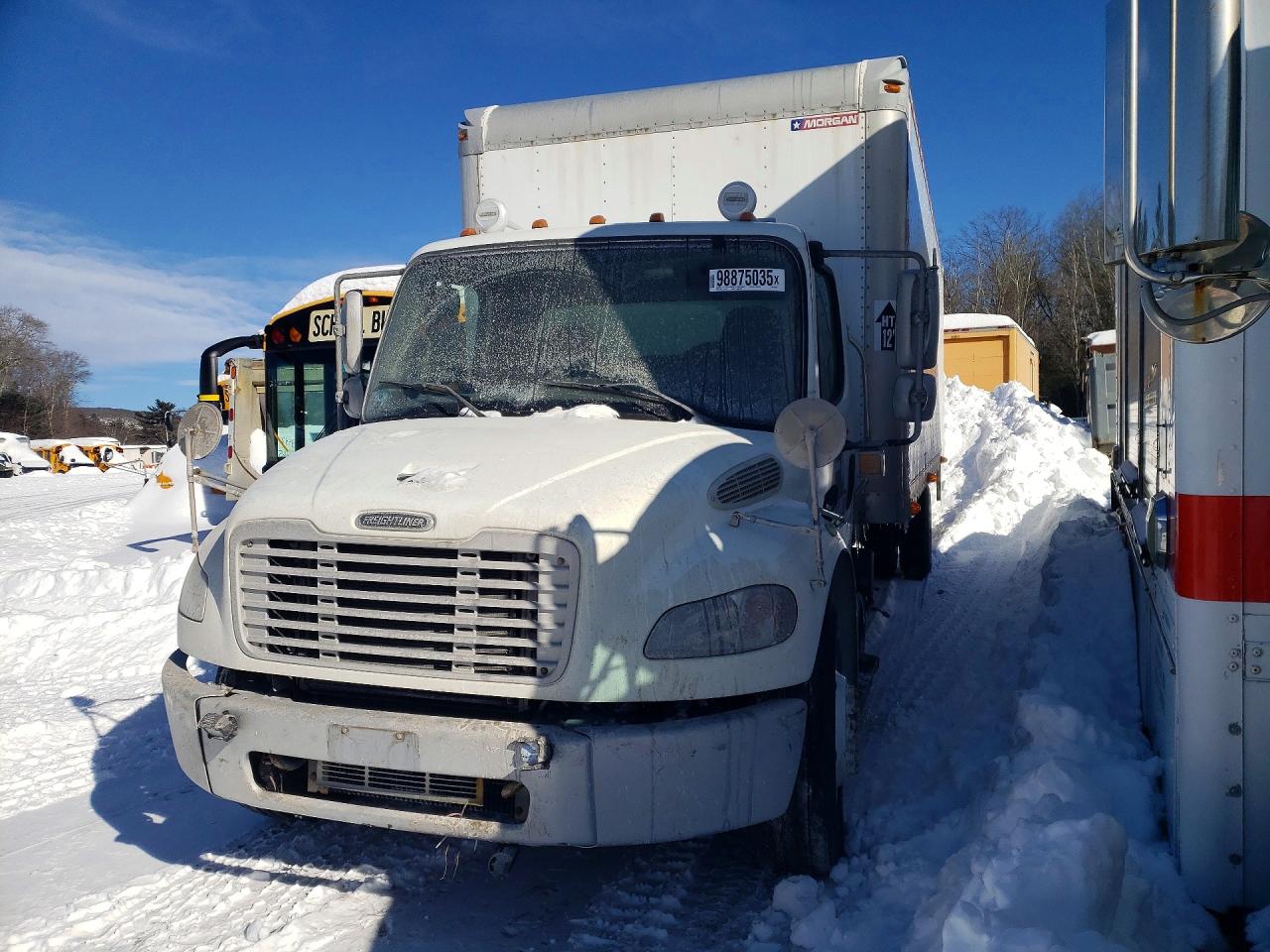 2013 FREIGHTLINER M2
