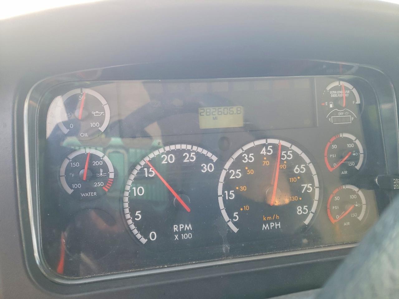 2013 FREIGHTLINER BUSINESS CLASS M2 BOX TRUCK photo 9