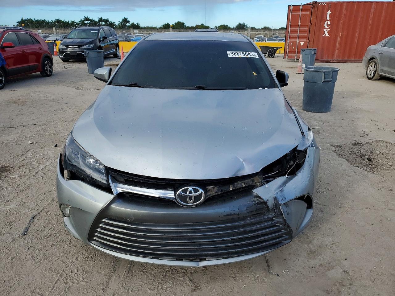 2016 TOYOTA CAMRY LE photo 5