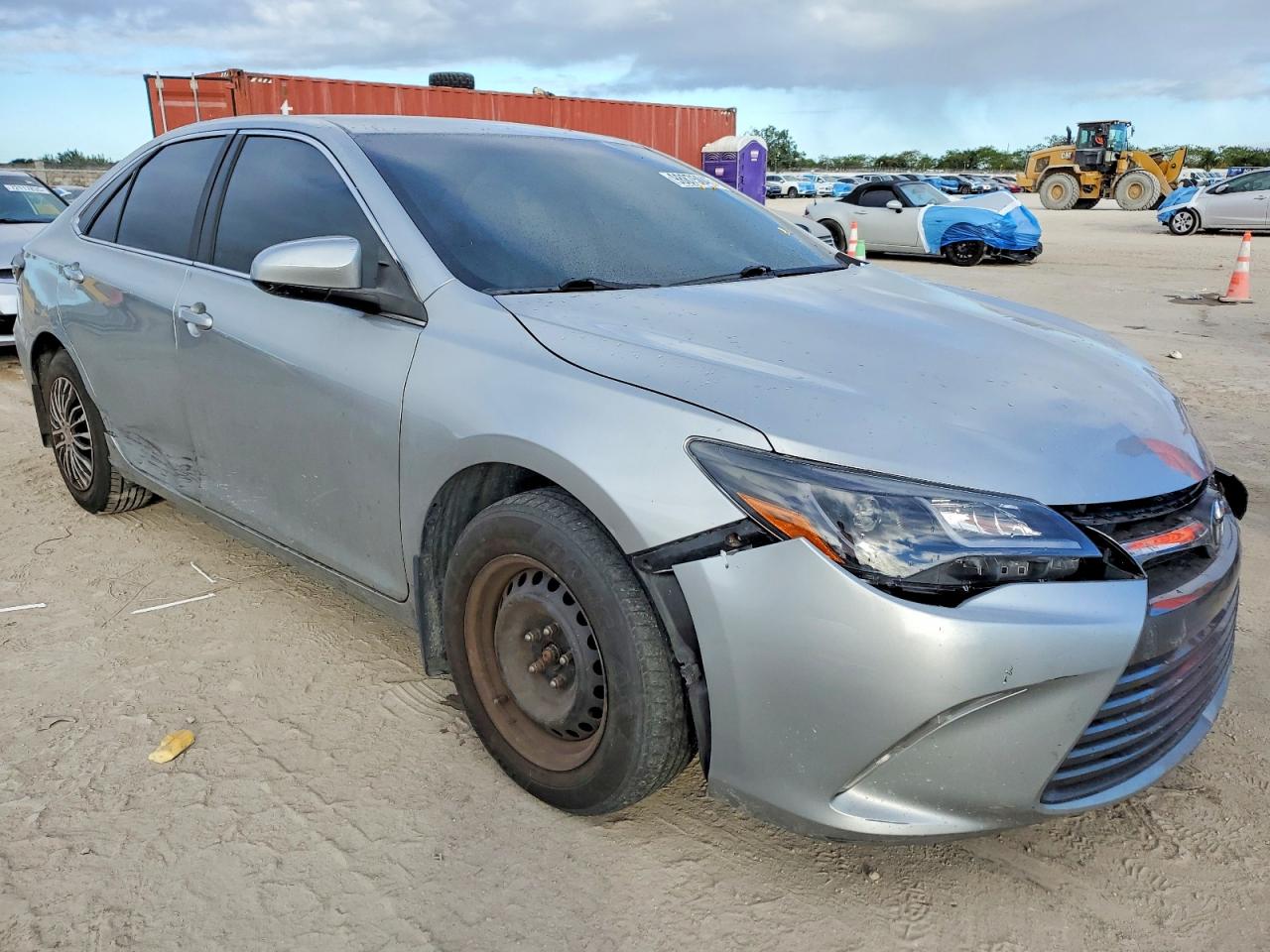 2016 TOYOTA CAMRY LE photo 4