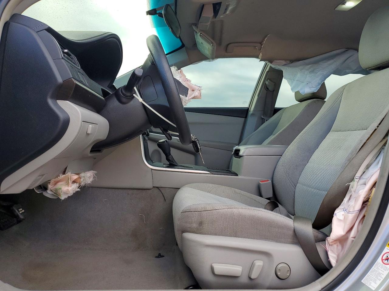 2016 TOYOTA CAMRY LE photo 7