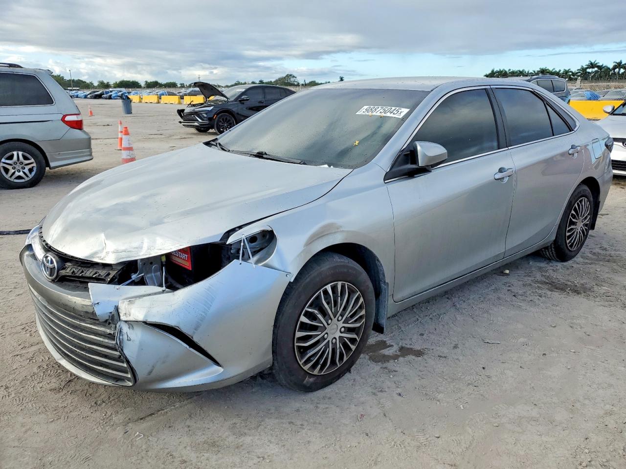 2016 TOYOTA CAMRY