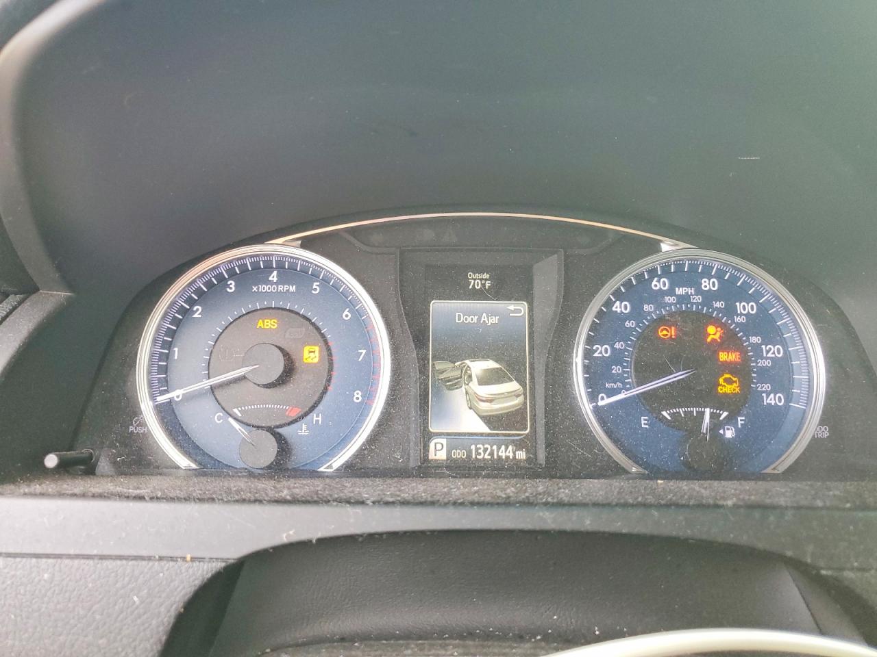 2016 TOYOTA CAMRY LE photo 9