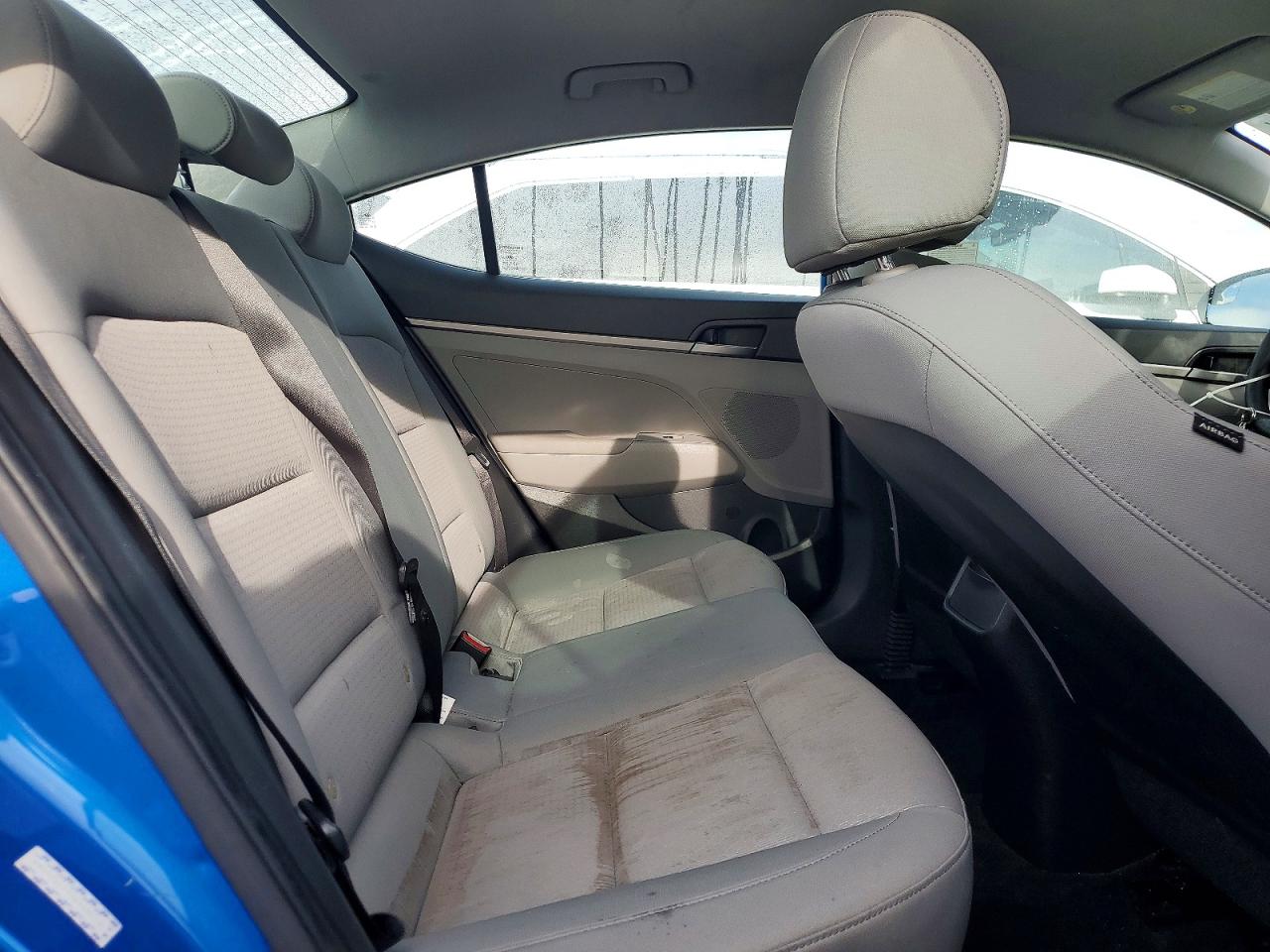 2017 HYUNDAI ELANTRA SE photo 10
