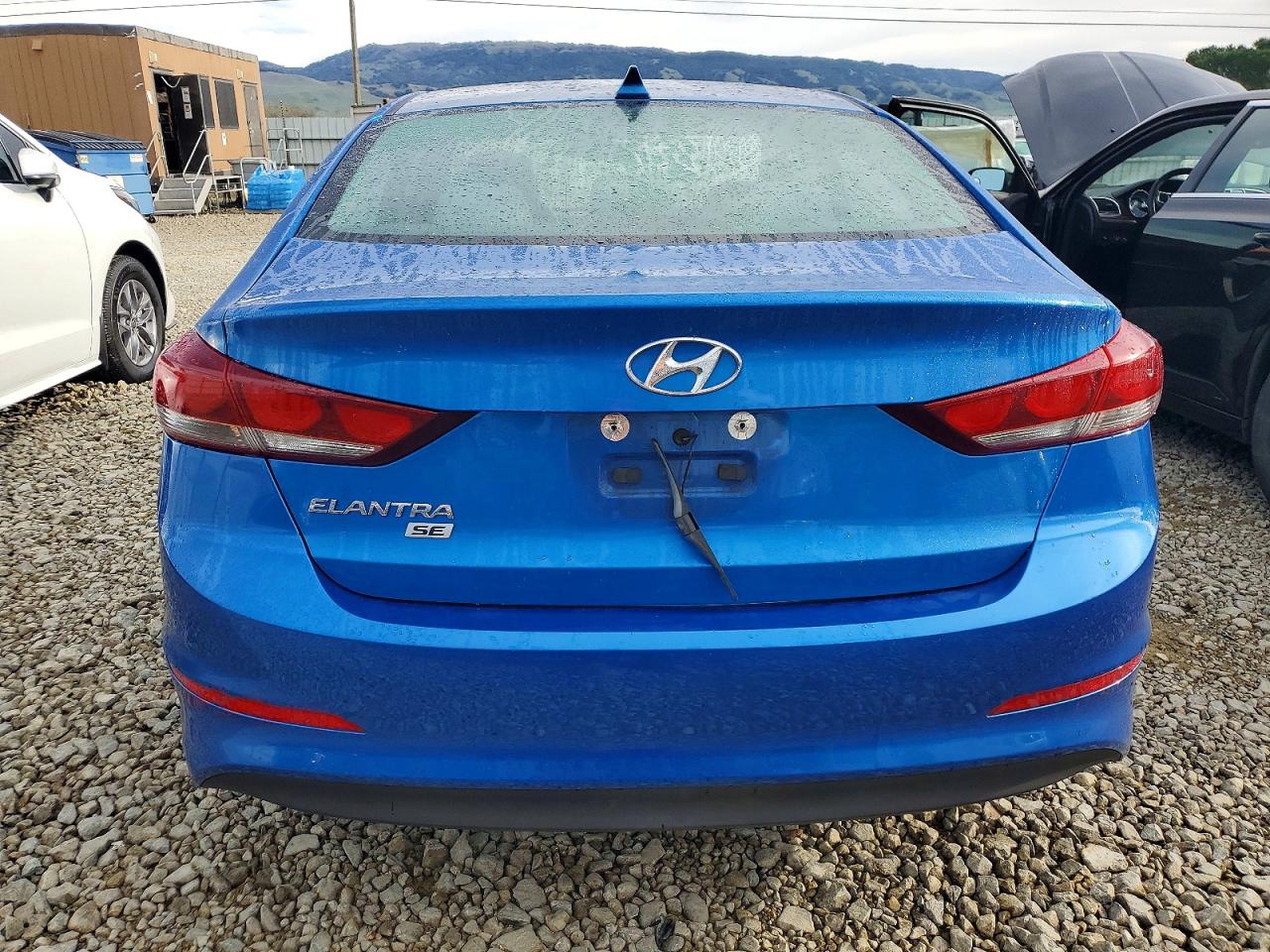 2017 HYUNDAI ELANTRA SE photo 6