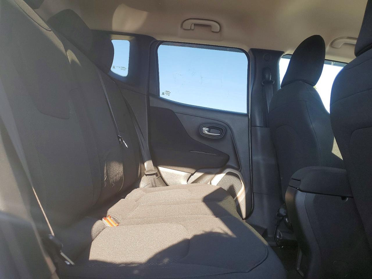 2017 JEEP RENEGADE SPORT photo 21
