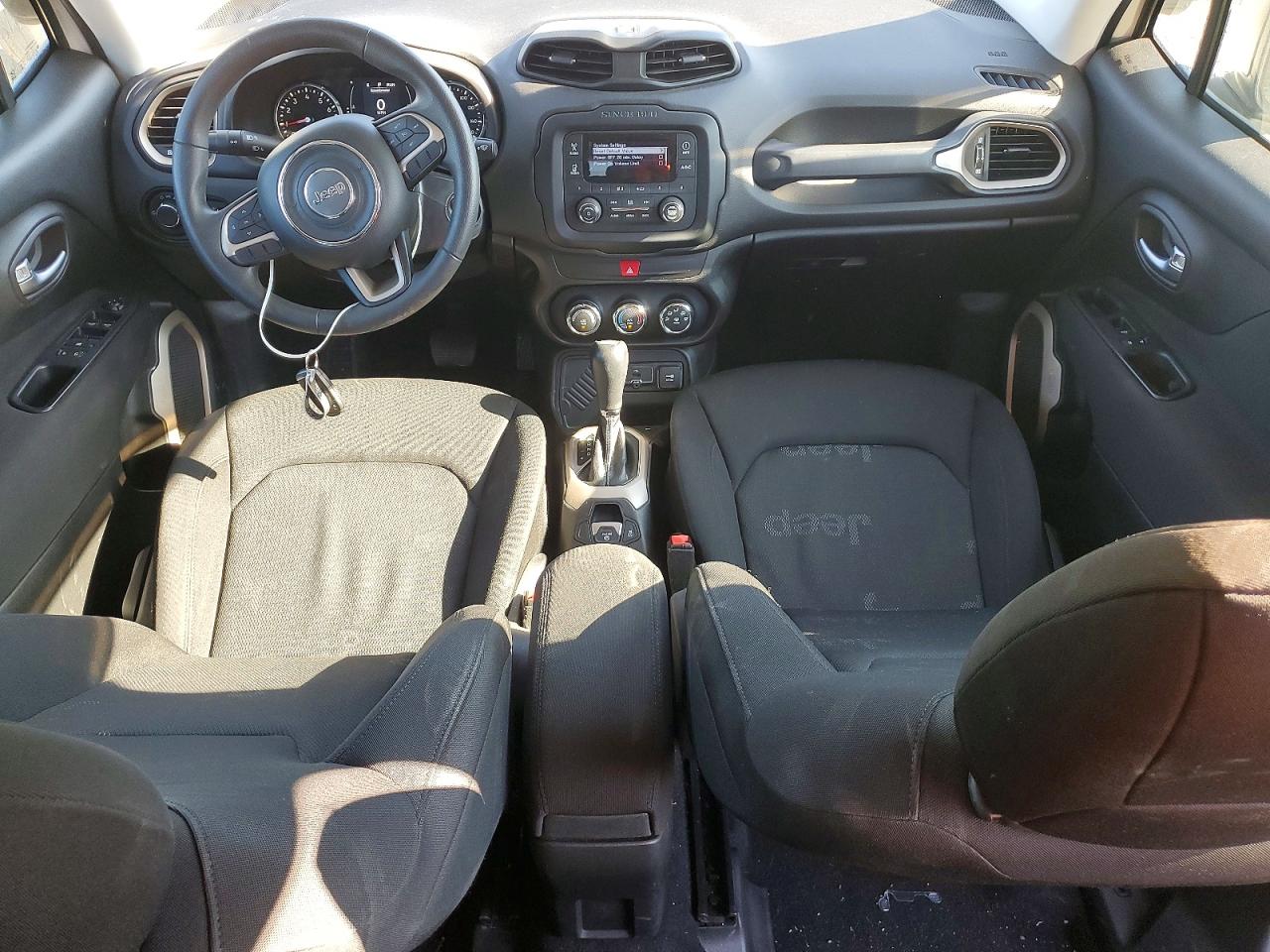 2017 JEEP RENEGADE SPORT photo 15