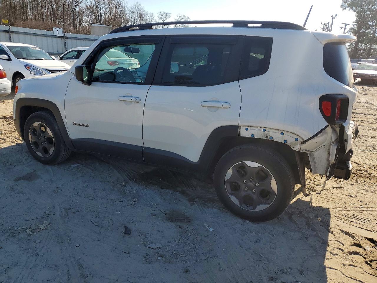 2017 JEEP RENEGADE SPORT photo 3