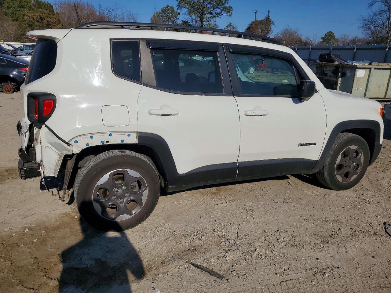 2017 JEEP RENEGADE SPORT photo 5