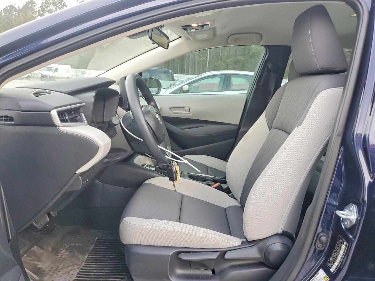 2025 TOYOTA COROLLA LE photo 19