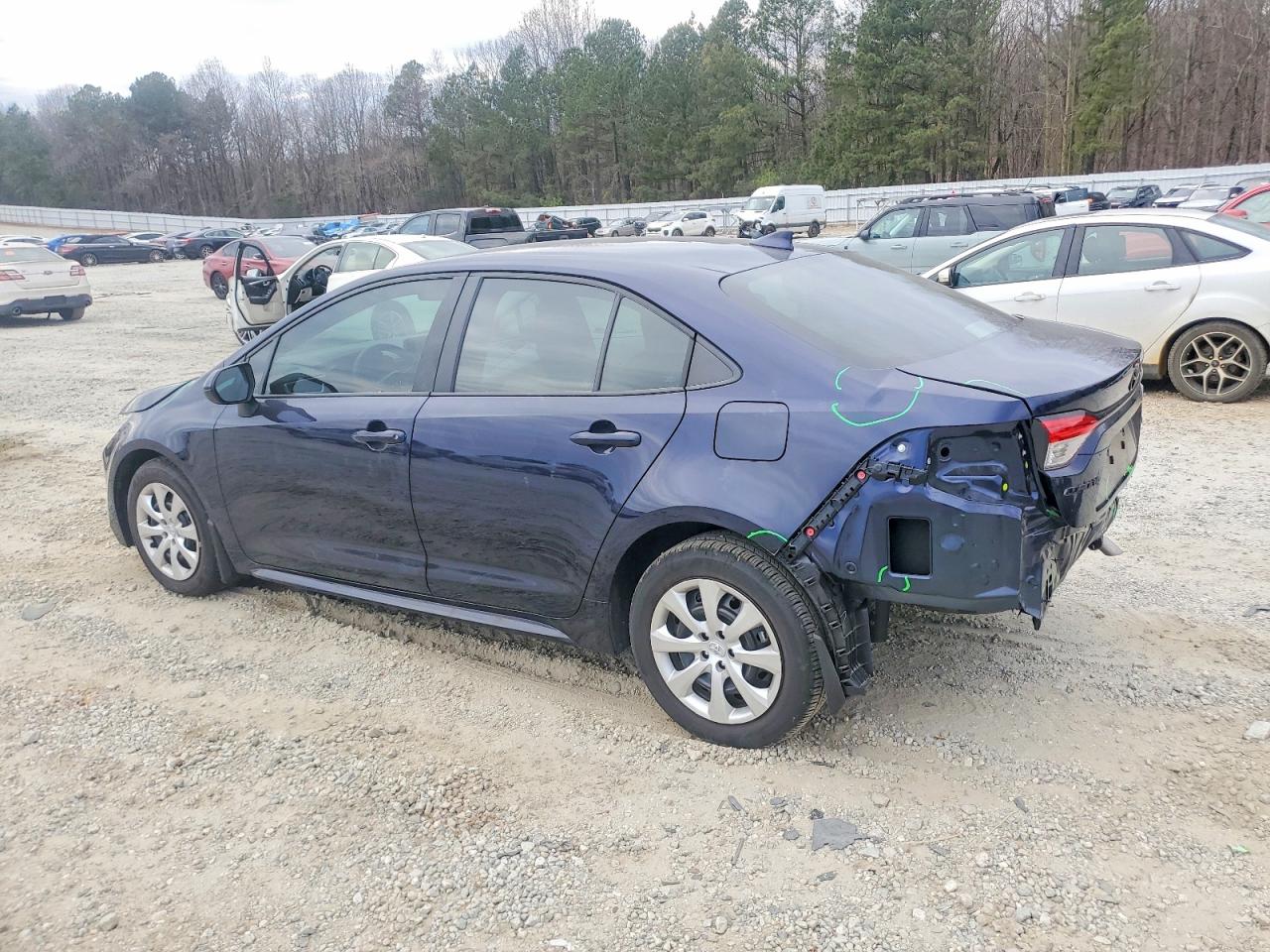 2025 TOYOTA COROLLA LE photo 4