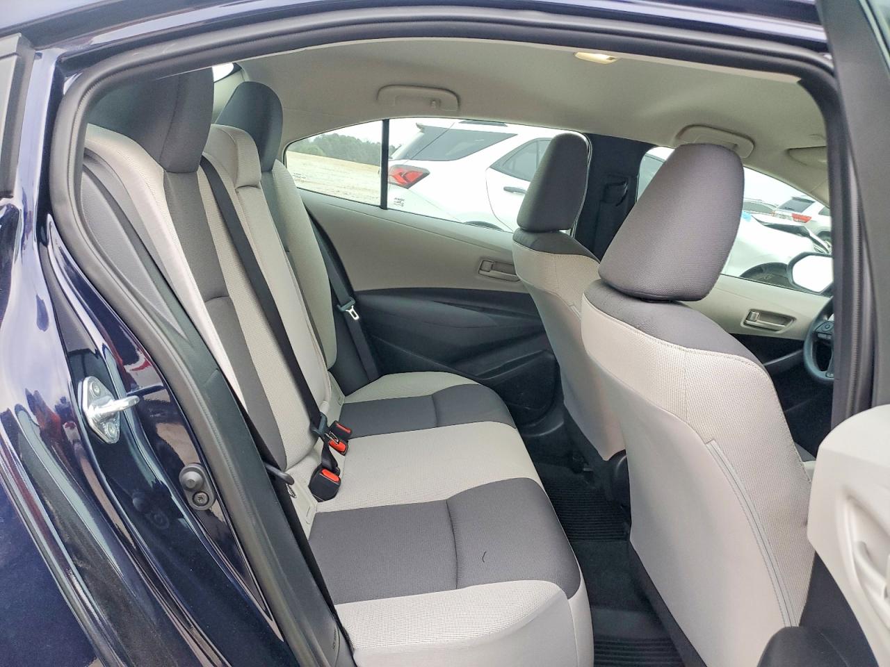 2025 TOYOTA COROLLA LE photo 28