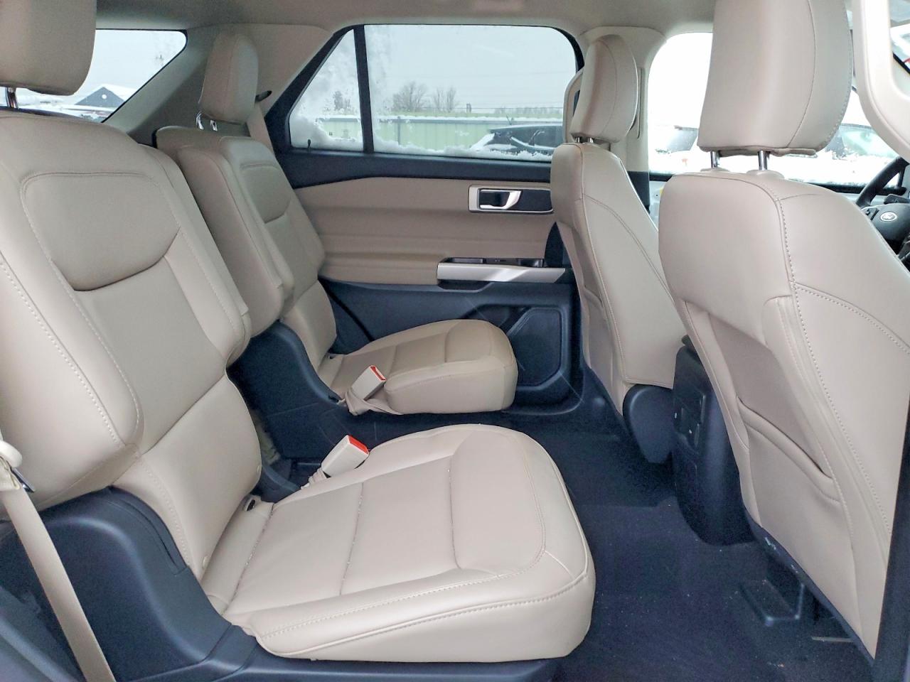 2024 FORD EXPLORER XLT photo 11