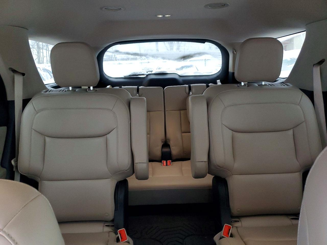 2024 FORD EXPLORER XLT photo 10