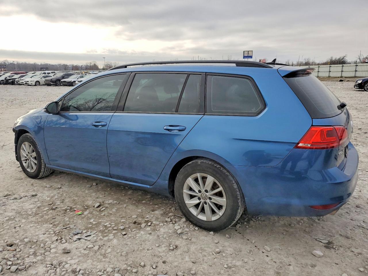 2017 VOLKSWAGEN GOLF SPORTWAGEN S photo 2