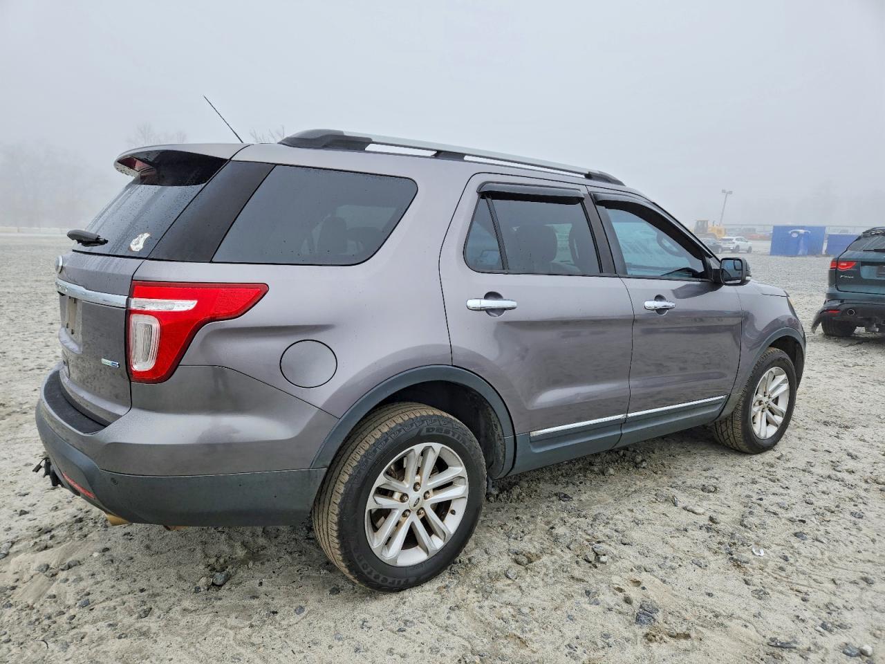 2013 FORD EXPLORER XLT photo 3