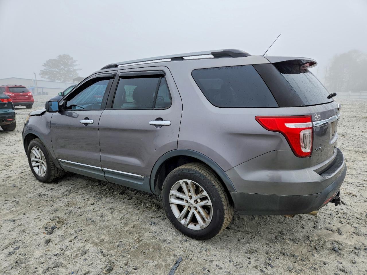 2013 FORD EXPLORER XLT photo 2