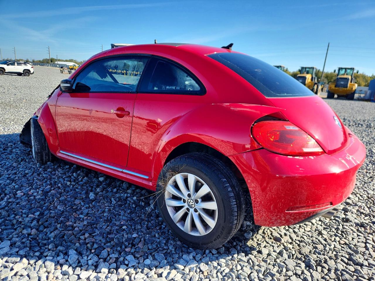 2013 VOLKSWAGEN BEETLE photo 2