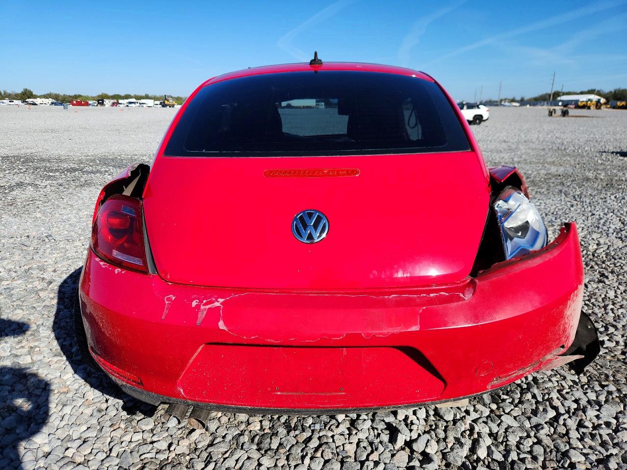 2013 VOLKSWAGEN BEETLE photo 6