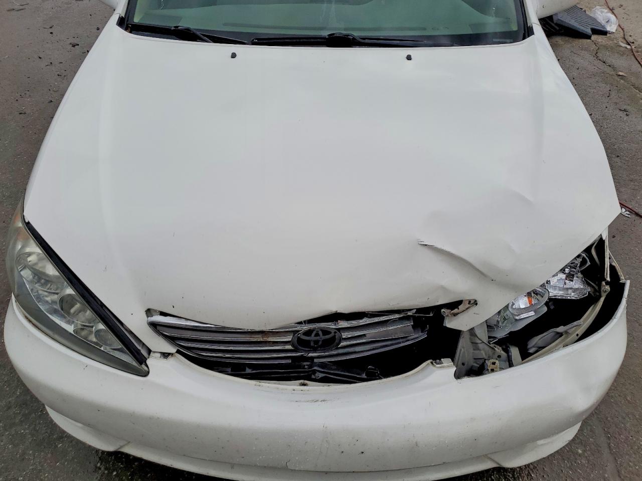 2005 TOYOTA CAMRY LE photo 11