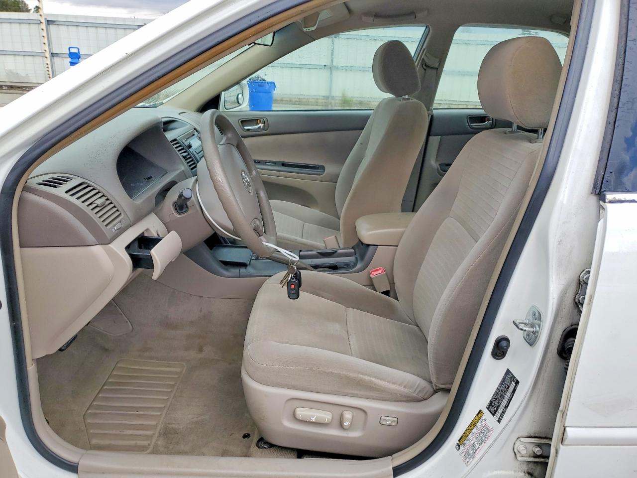 2005 TOYOTA CAMRY LE photo 7
