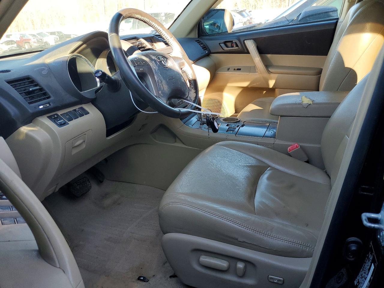 2010 TOYOTA HIGHLANDER photo 19