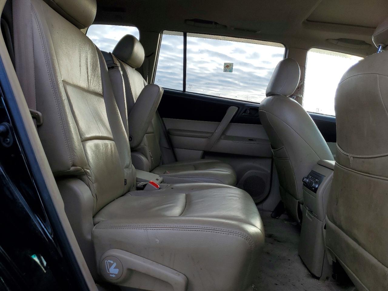 2010 TOYOTA HIGHLANDER photo 31