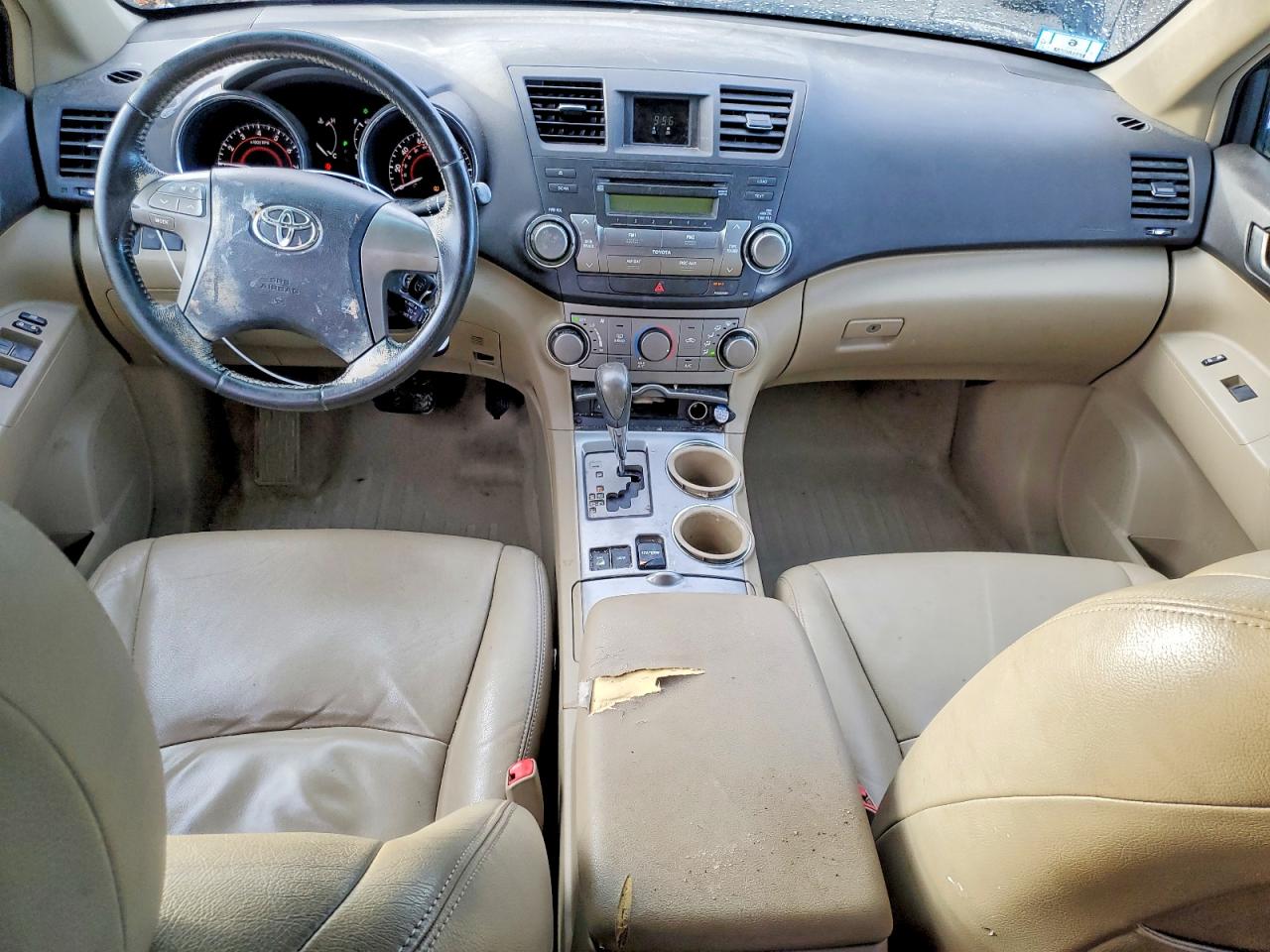 2010 TOYOTA HIGHLANDER photo 22