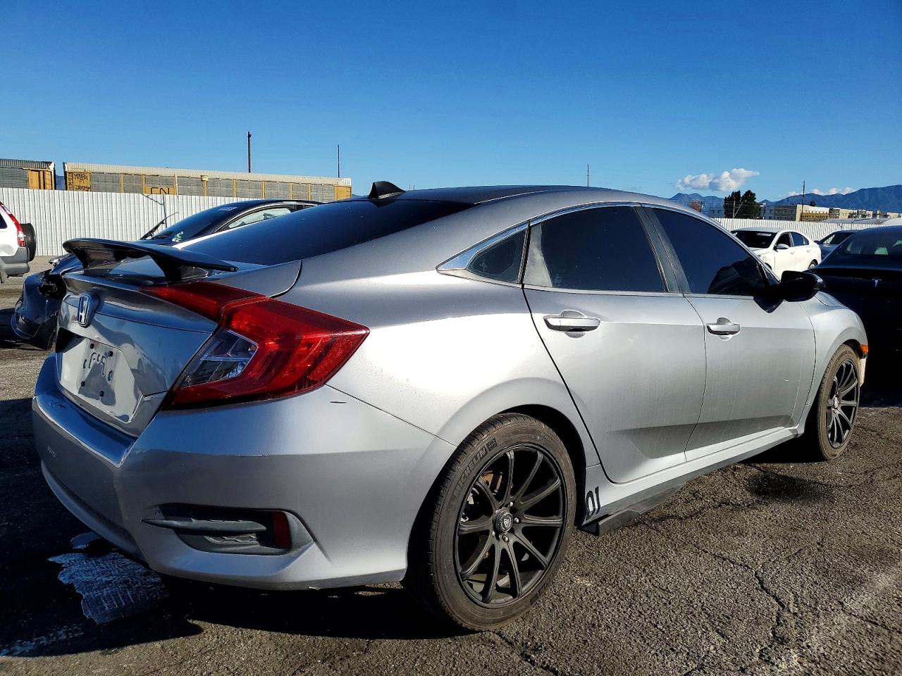 2016 HONDA CIVIC LX photo 3