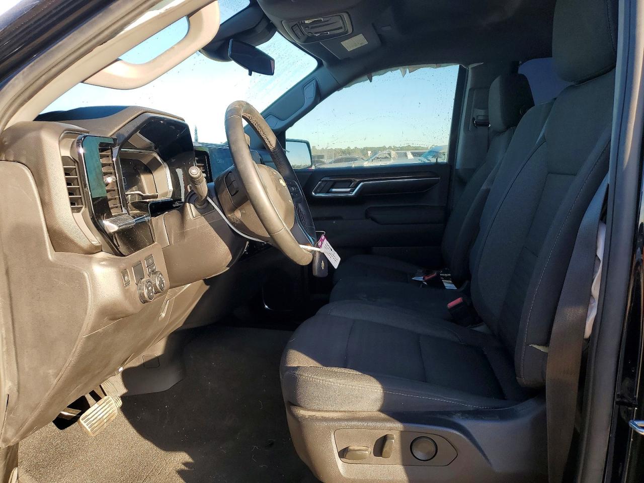 2024 CHEVROLET SILVERADO C1500 LT photo 13