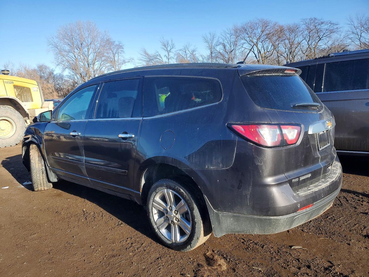 2014 CHEVROLET TRAVERSE LT photo 2