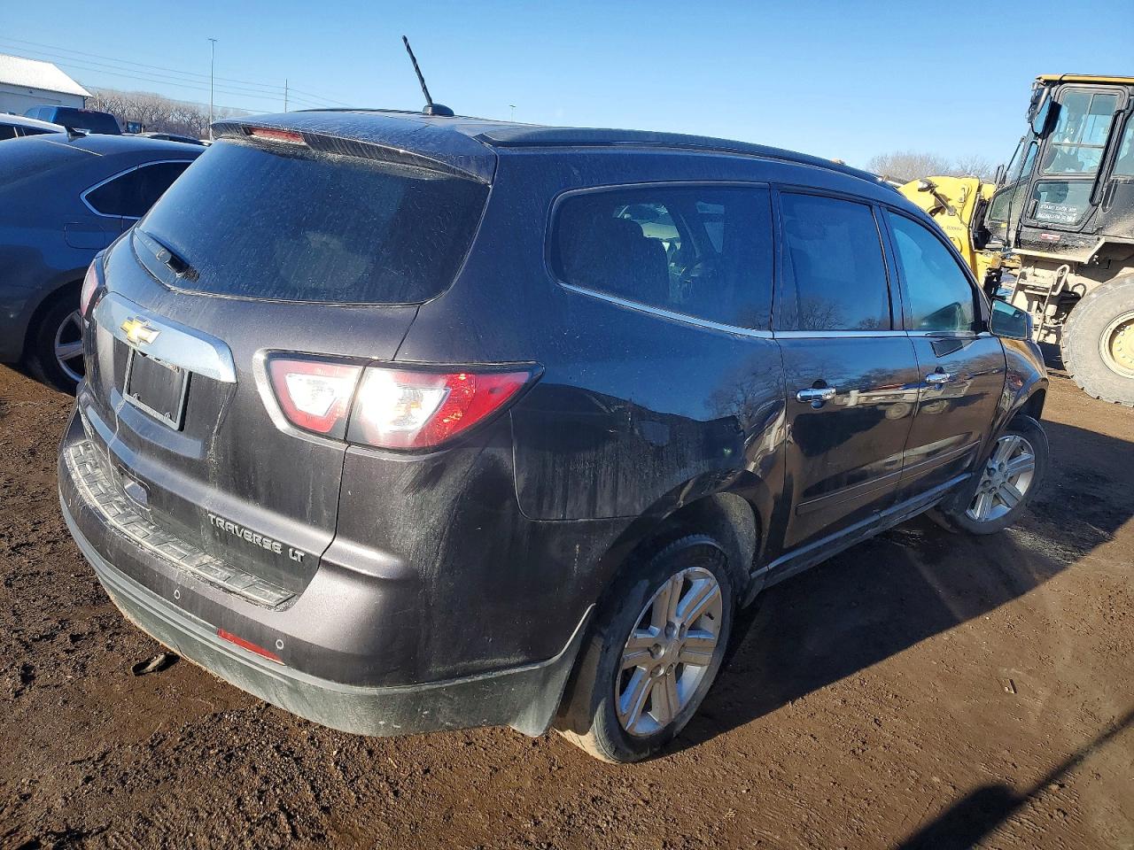 2014 CHEVROLET TRAVERSE LT photo 3
