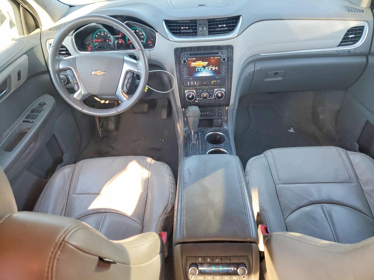 2014 CHEVROLET TRAVERSE LT photo 8