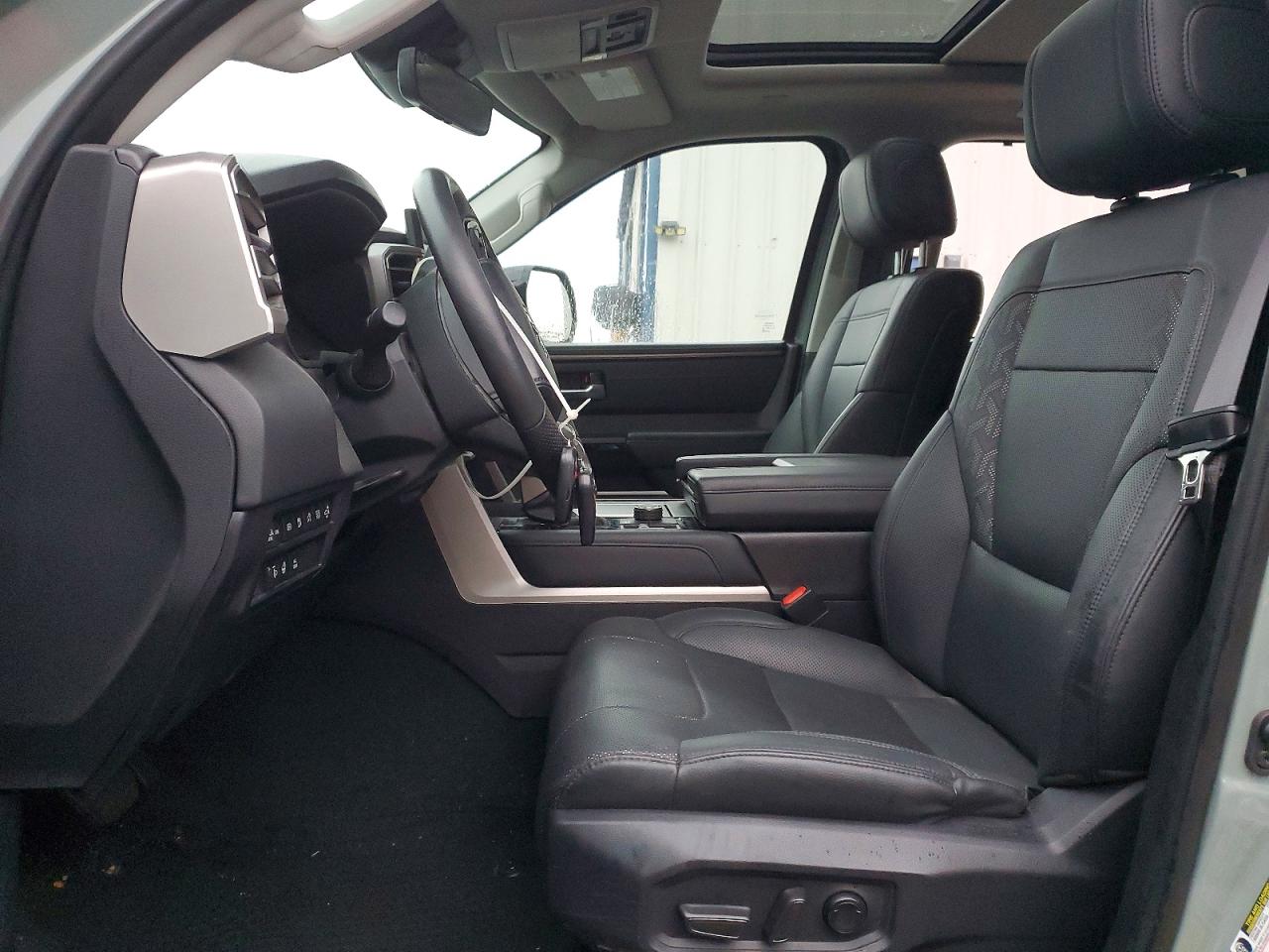 2024 TOYOTA SEQUOIA SR5 photo 7