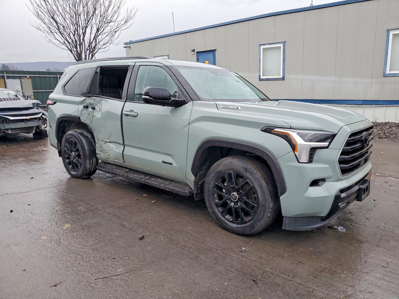 2024 TOYOTA SEQUOIA SR5 photo 4
