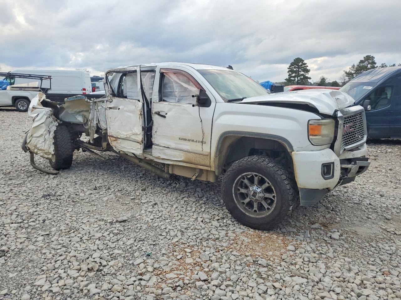 2015 GMC SIERRA K2500 DENALI photo 7