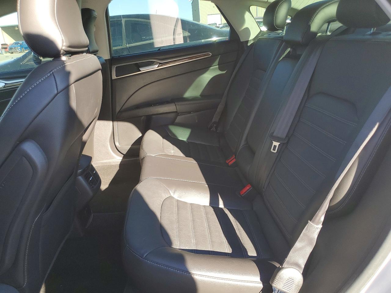 2015 FORD FUSION SE photo 10