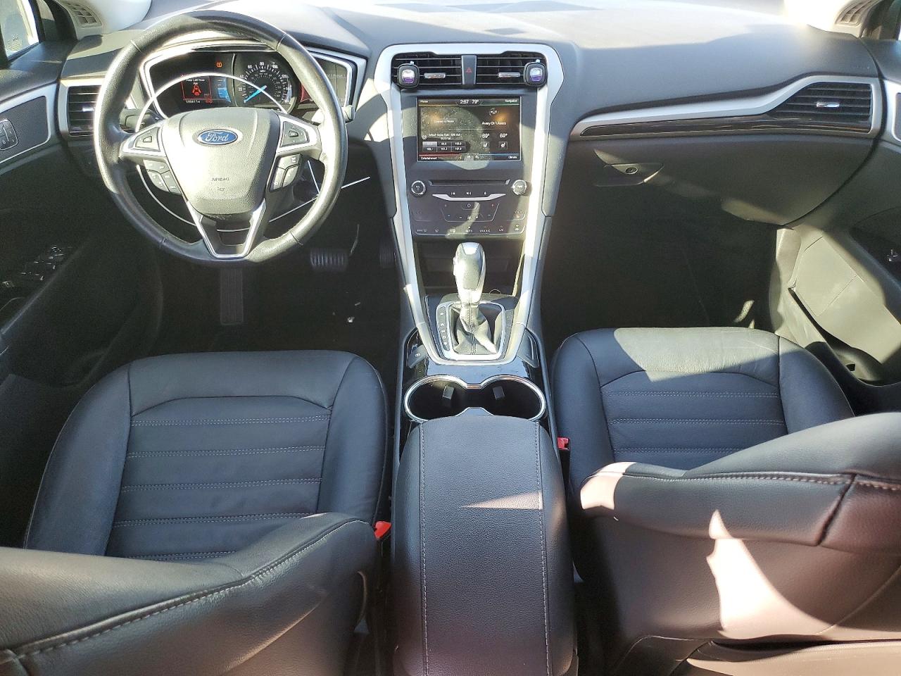 2015 FORD FUSION SE photo 8