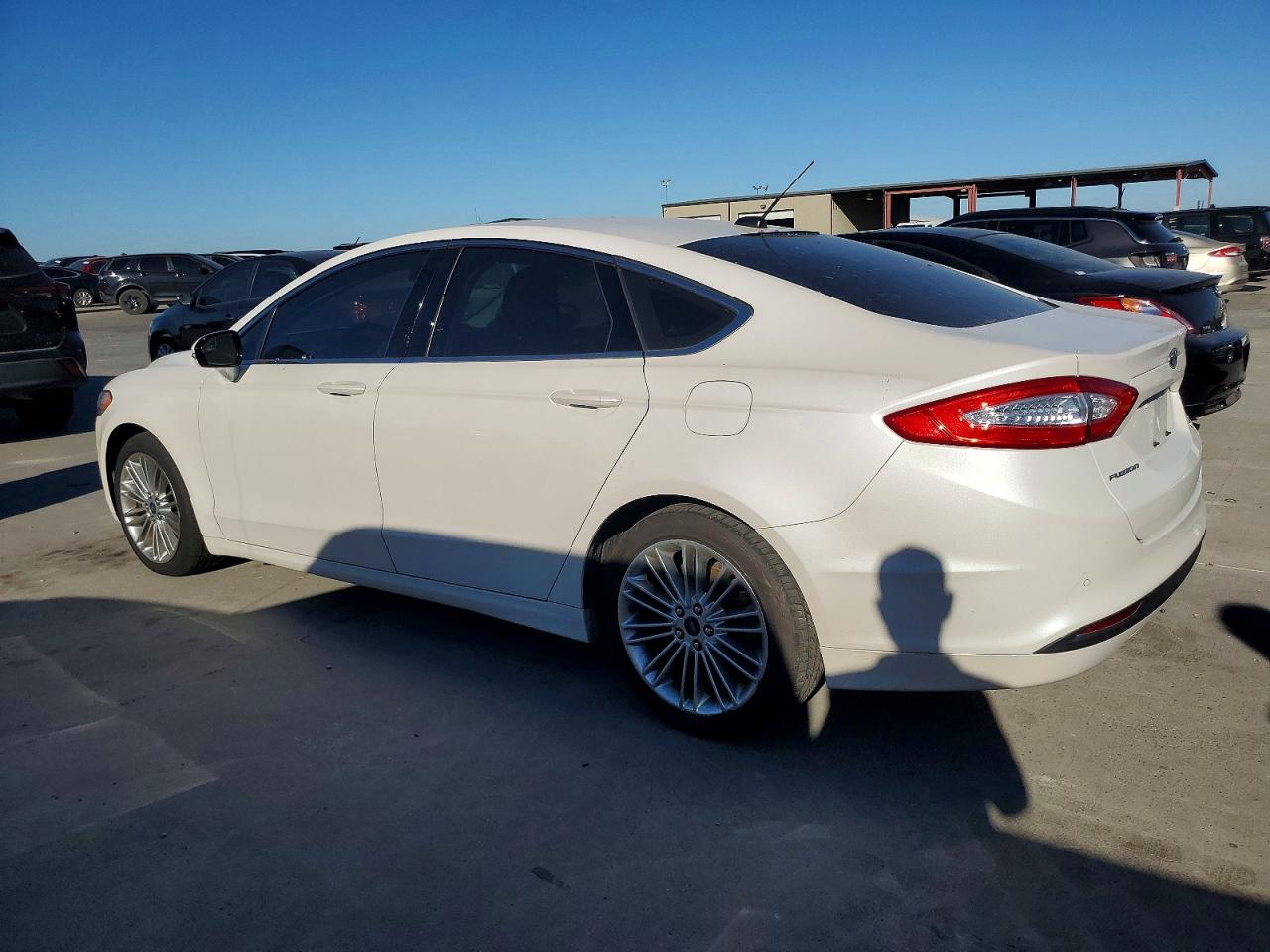 2015 FORD FUSION SE photo 2