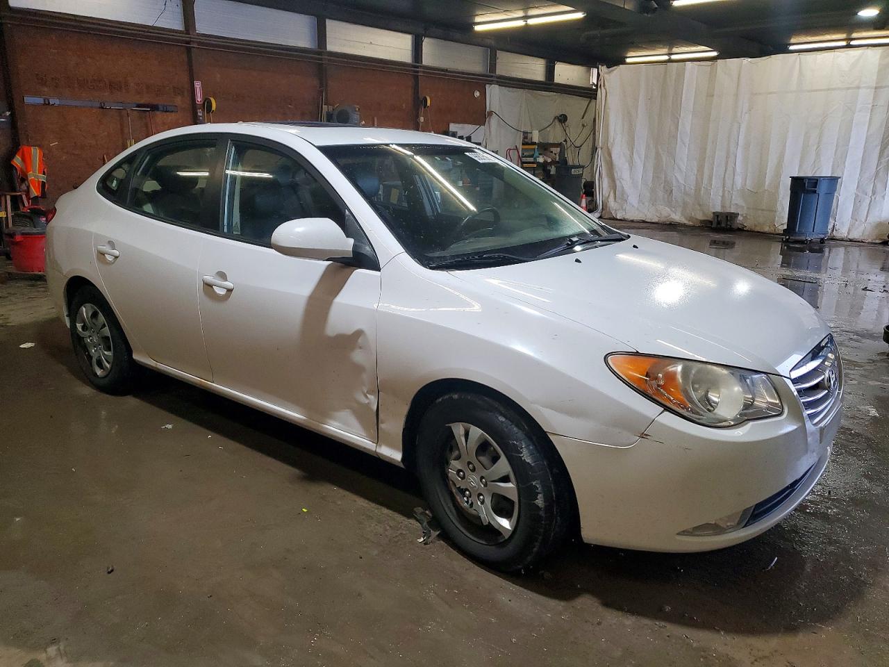 2010 HYUNDAI ELANTRA photo 4